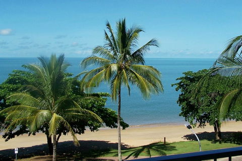 Beachfront Apartments On Trinity Beach - Holiday Cairns 0