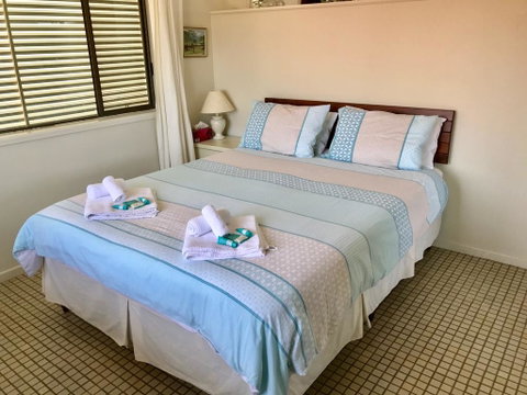 Beachfront Apt With Private Pool - Holiday Cairns 1
