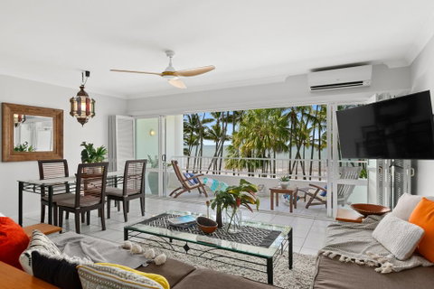 Beachfront Apt. In Alamanda Beachfront Resort (17) - Holiday Cairns 2