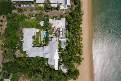 Beachfront Apt. In Alamanda Beachfront Resort (21) - Holiday Cairns 1