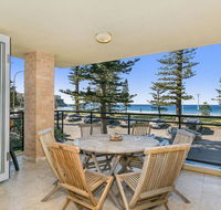 Beachfront on Golden Mile - Holiday Cairns