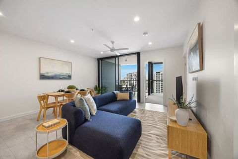 Rivello Apartments - Free Secure Car Park, 6km To City, Ferry Terminal, Eat Street, Rooftop Pool, Sauna, Portside Dinning - Holiday Cairns 2