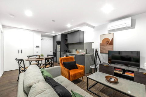 Reid City Escape Modern Stay In ACT - Holiday Cairns 2