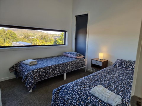 RESIDENTIAL 4 BEDROOM House - Holiday Cairns 3