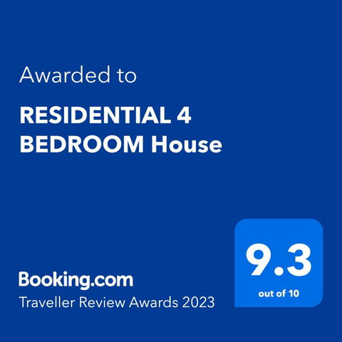 RESIDENTIAL 4 BEDROOM House - Holiday Cairns 1
