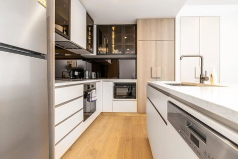 Restful Apt Near ANZAC Park West - Holiday Cairns 3