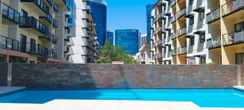 Resort-style Living In Perth CBD - 2X2 Apt - Holiday Cairns 0