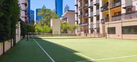 Resort-style Living In Perth CBD - 2X2 Apt - Holiday Cairns 1