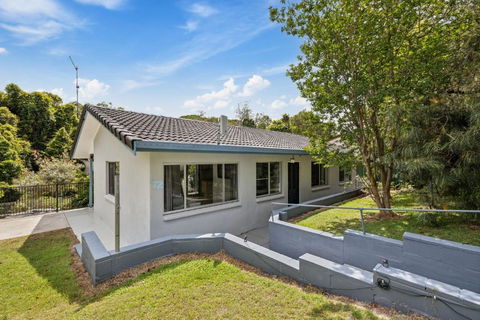 Red Rock Rest - Holiday Cairns 2