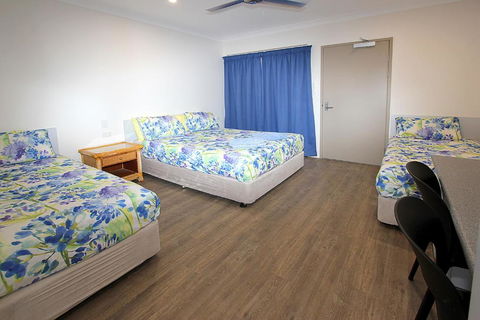 Reef Gardens Motel - Holiday Cairns 0