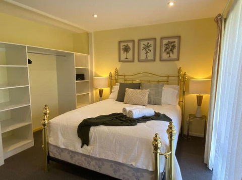 Reel & Relax: 3BR Beach House - Fish, Swim, Surf - Holiday Cairns 2