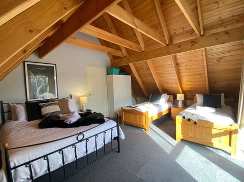 Reel & Relax: 3BR Beach House - Fish, Swim, Surf - Holiday Cairns 3