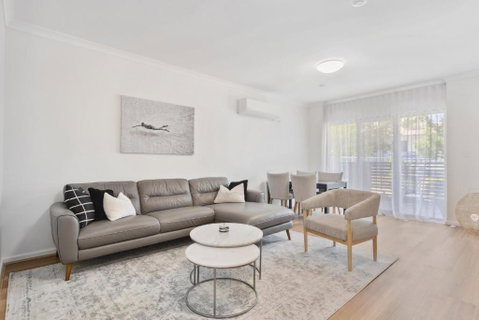 REGL20/11 - Regal In East Perth - Holiday Cairns 0