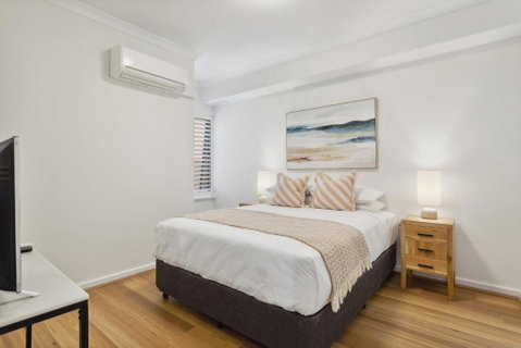 REGL20/11 - Regal In East Perth - Holiday Cairns 1