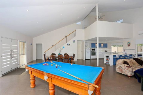 Relax At Falcon By The Bay - Holiday Cairns 0