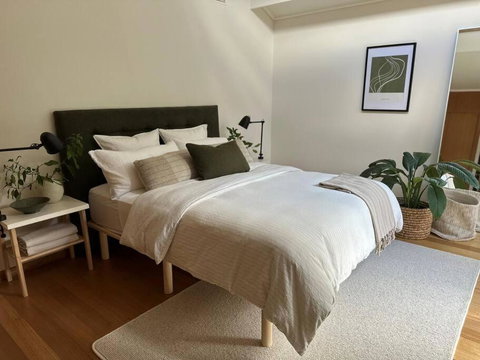 Relaxed And Stylish -self Check In, Secure Parking - Holiday Cairns 1