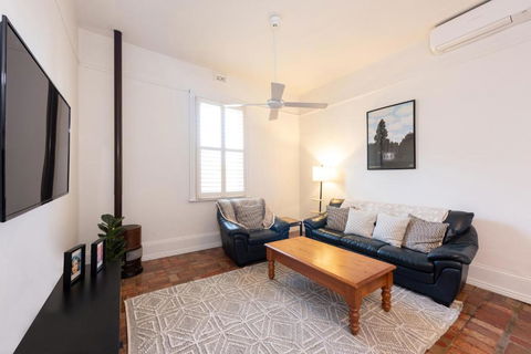 Renovated 2B 1B Victorian House In Princes Hill - Holiday Cairns 0