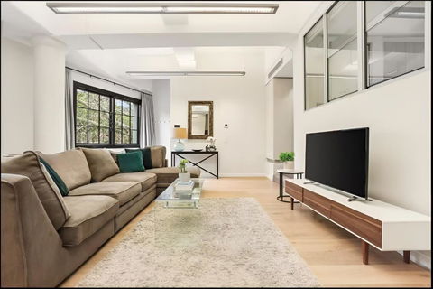 Renovated Warehouse Conversion In Heart Of Sydney - Holiday Cairns 1