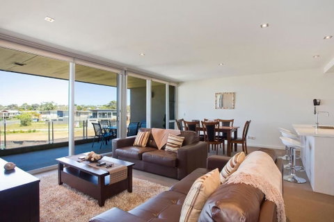 Resort Penthouse 301 - Holiday Cairns 2