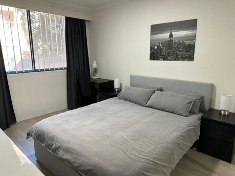 Resort Style 2BR Apt In Pyrmont Next To Darling Harbour - Holiday Cairns 3
