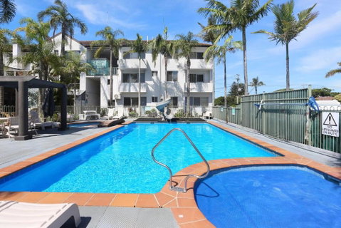 Resort Style Holiday - Holiday Cairns 0