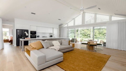 Resort Style Living With Pool, Tennis Court And Beach - Holiday Cairns 0