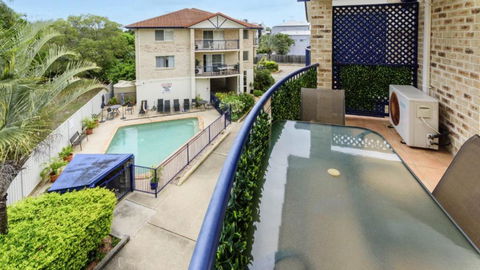 Resort Style Unit Across From The Water - Holiday Cairns 0