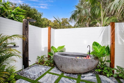 Rest Pet Friendly With Outdoor Bath 3 Mins Walk To Beach - Holiday Cairns 0