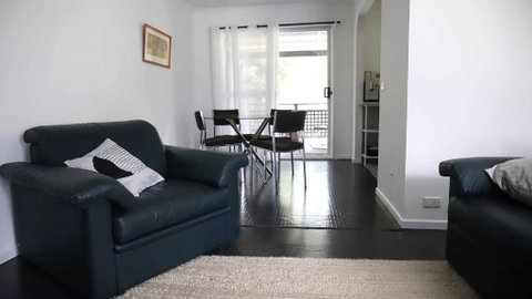 Retro Beach House - Macmasters Beach - Holiday Cairns 2