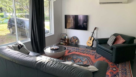 Retro Beach House - Macmasters Beach - Holiday Cairns 1