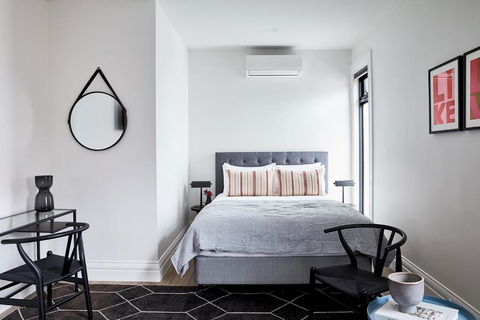 Richmond Studios By Short & Long Stays - Holiday Cairns 3