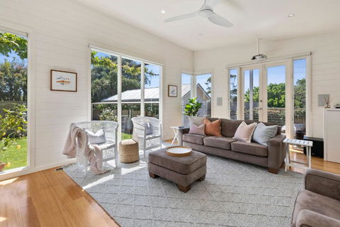 RIPVIEW In Old Lonnie - Holiday Cairns 3