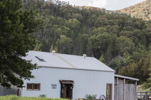 Riverlea Stables- Style And Charm Await You! - Holiday Cairns 2