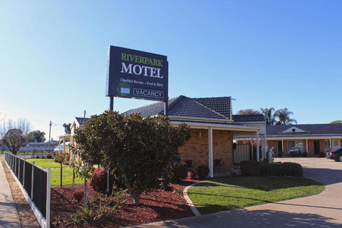 RiverPark Motel - Holiday Cairns 0