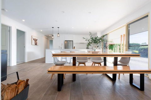 Riverside Farm Stay - Holiday Cairns 0