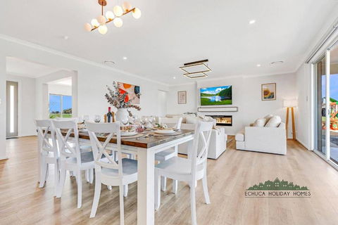 Riverside Meadows - Holiday Cairns 3