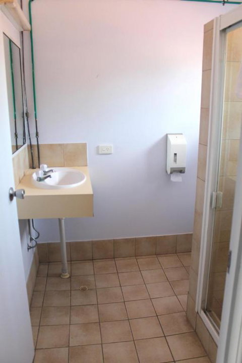 Rocky Glen Hotel Motel Gladstone - Holiday Cairns 2