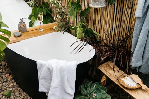 Romantic Retreat In Mornington Peninsula Heartland - Holiday Cairns 3