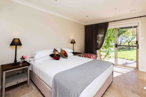 Rosby Guesthouse And Studio - Holiday Cairns 3