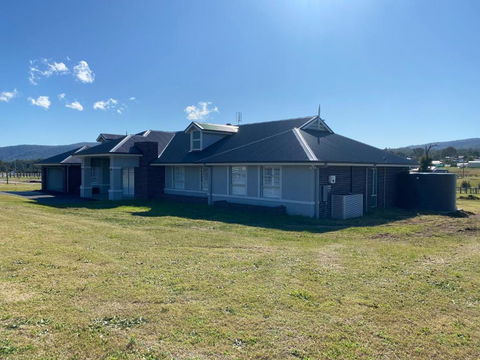 Rosehill Vines - Holiday Cairns 0