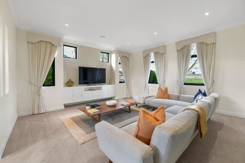 Roselawn Retreat - Pool, Incredible Views, Sleeps 8 - Holiday Cairns 1