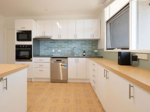 Rosella Perch - Holiday Cairns 0