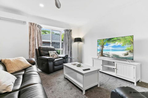 Rosella Rise! - Holiday Cairns 3