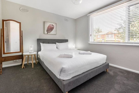 Rosewood Lodge - Cottage Charm Off High Street - Holiday Cairns 2