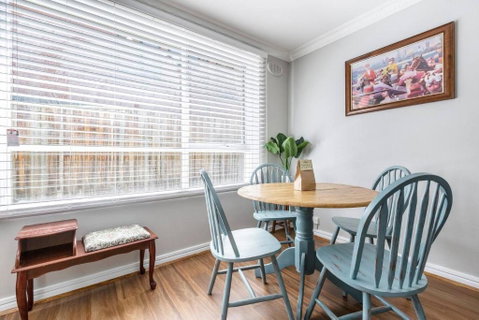 Rosewood Lodge - Cottage Charm Off High Street - Holiday Cairns 3
