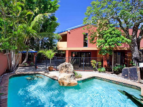 Ross Cres Spacious Private Beach House - Holiday Cairns 0