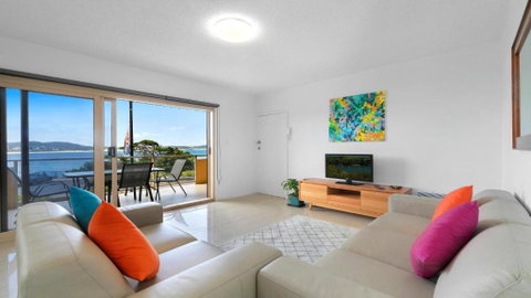Roweshaven Amazing Views, Close To Beach Accom Holidays - Holiday Cairns 1