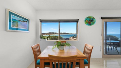 Roweshaven Amazing Views, Close To Beach Accom Holidays - Holiday Cairns 3