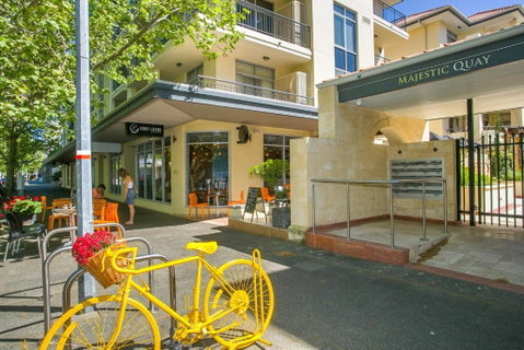 ROYA6320 - Royal Respite - Holiday Cairns 1