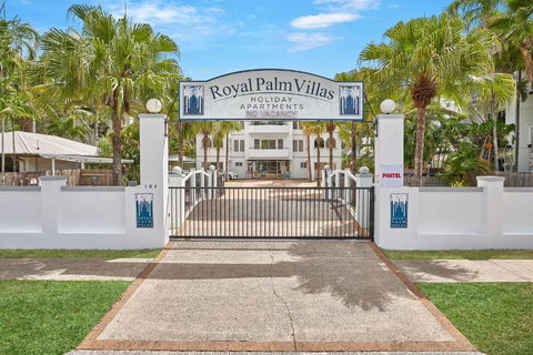 Royal Palm Villas - Holiday Cairns 2